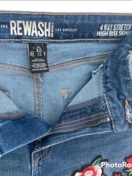 Rewash Juniors High Rise Skinny Jeans - Blue Floral Embroidery (Size 13/31) - Picture 6 of 9